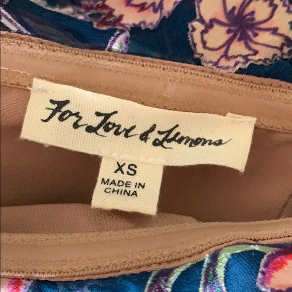 For love and lemons flora off the shoulder Dress - Picture 6 of 8